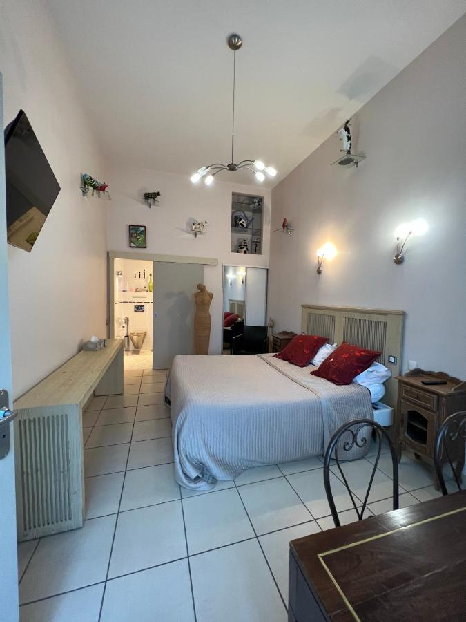 Hotel Le Manoir Aux Vaches Ивто Екстериор снимка