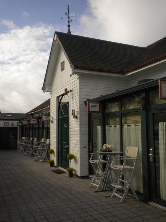 Hotel Le Manoir Aux Vaches Ивто Екстериор снимка